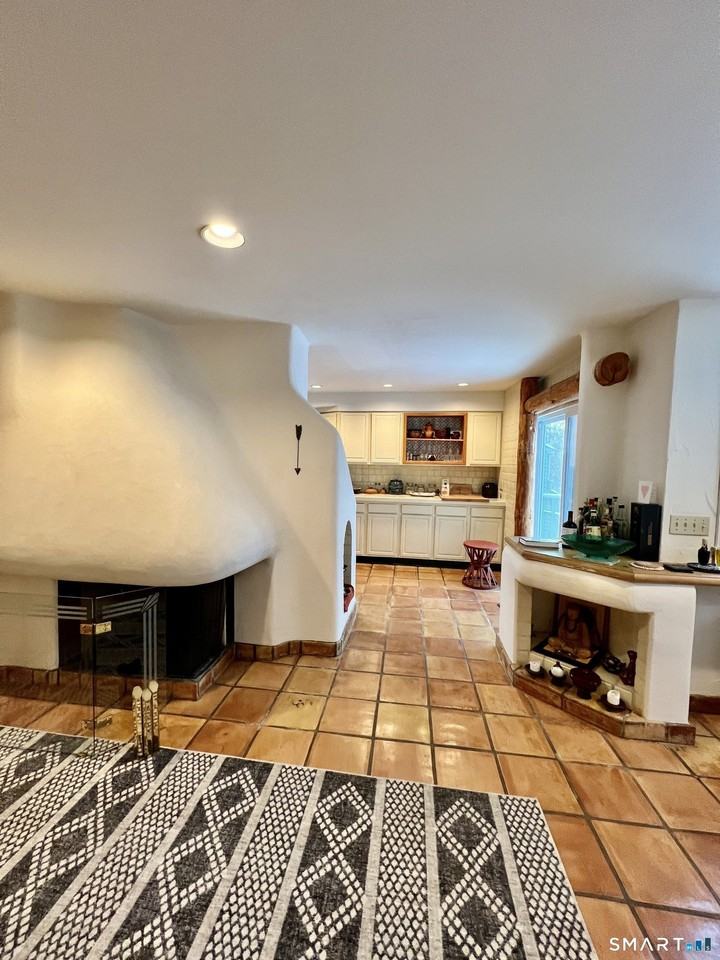 290 Cliffside Drive - Photo 5 of 40