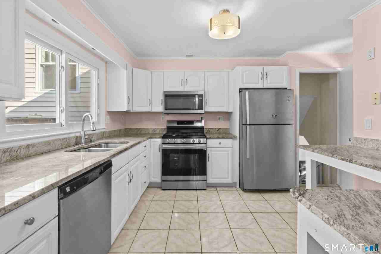 92 Hilldale Road - Photo 3 of 37