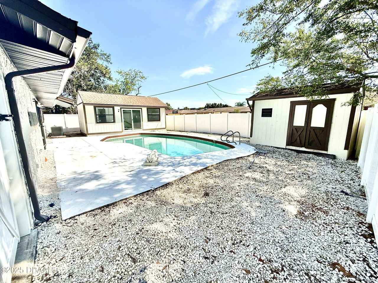 929 Derbyshire Road - Photo 2 of 23