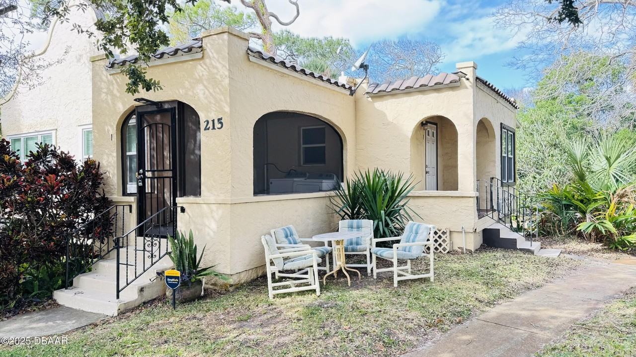 215 Glenview Boulevard #1 - Photo 2 of 17