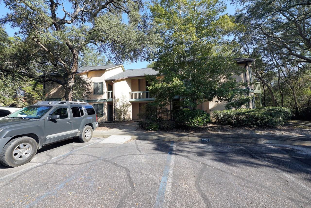 55 Bay Dr Apt 2202 #2202 - Photo 2 of 29