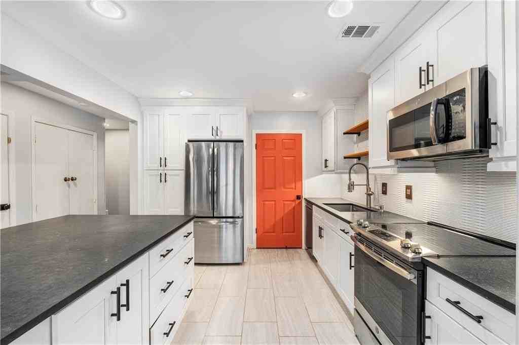 2751 Farmstead Road - Photo 3 of 21