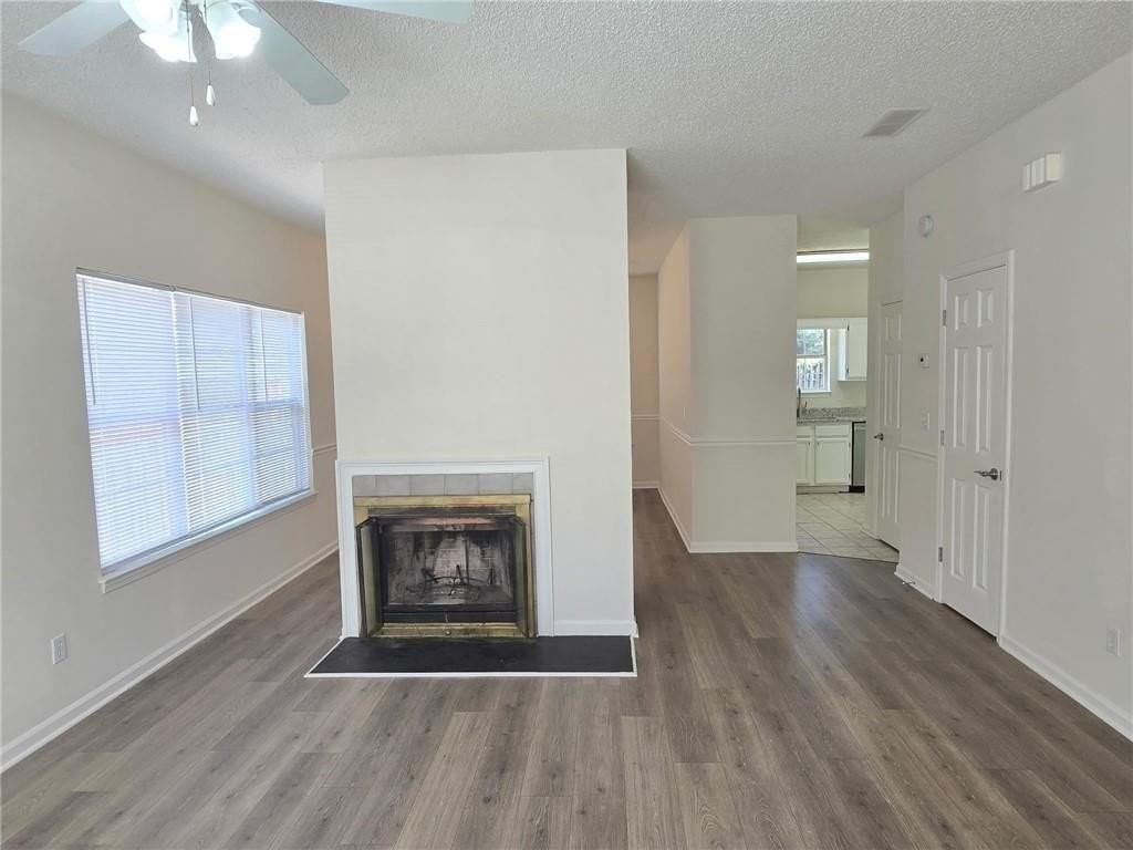 6025 Park Lake Court - Photo 4 of 17