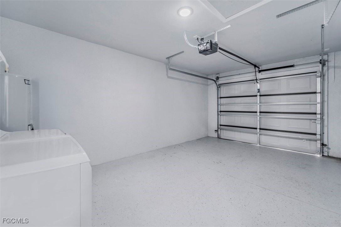 129 Meadow Rd - Photo 6 of 33