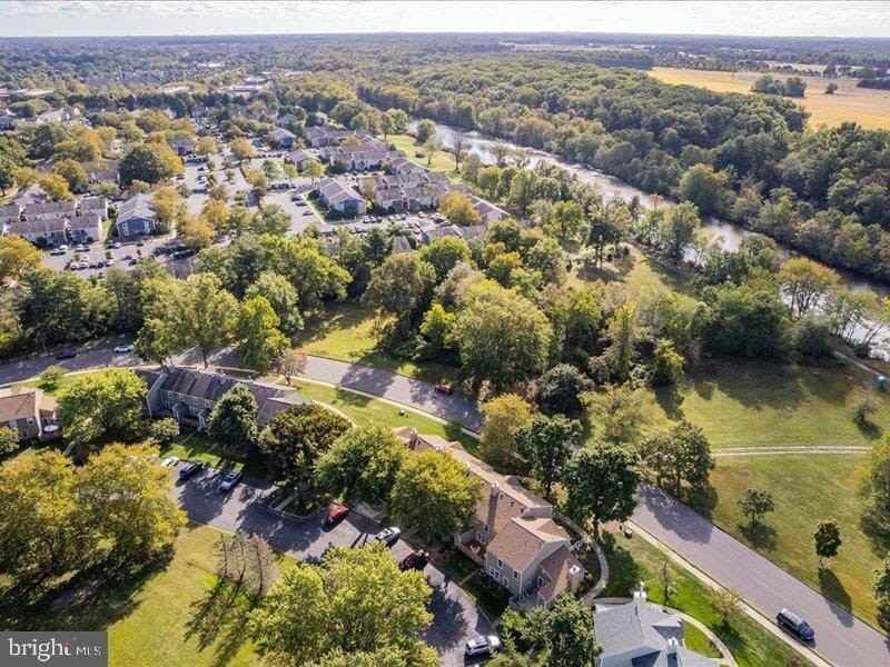 18 Pond View Dr - Photo 4 of 37