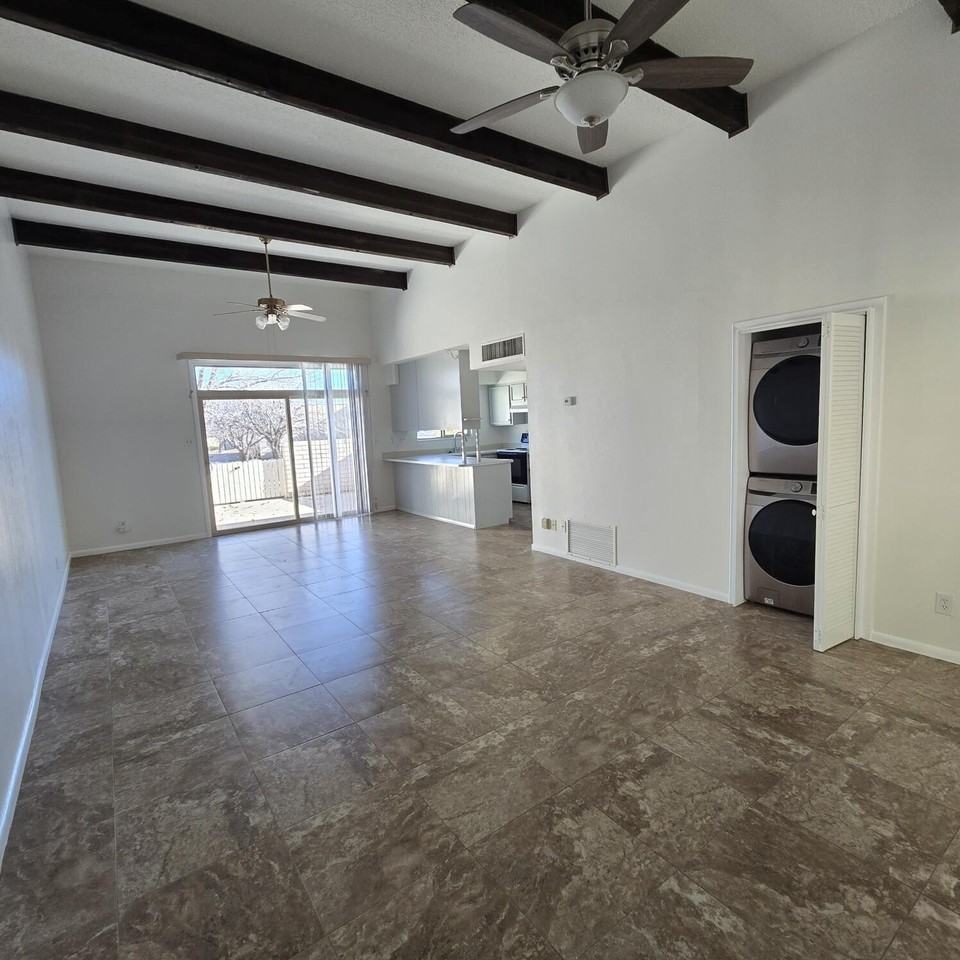 1305 Rio Rancho Blvd Se Apt D #D - Photo 4 of 20