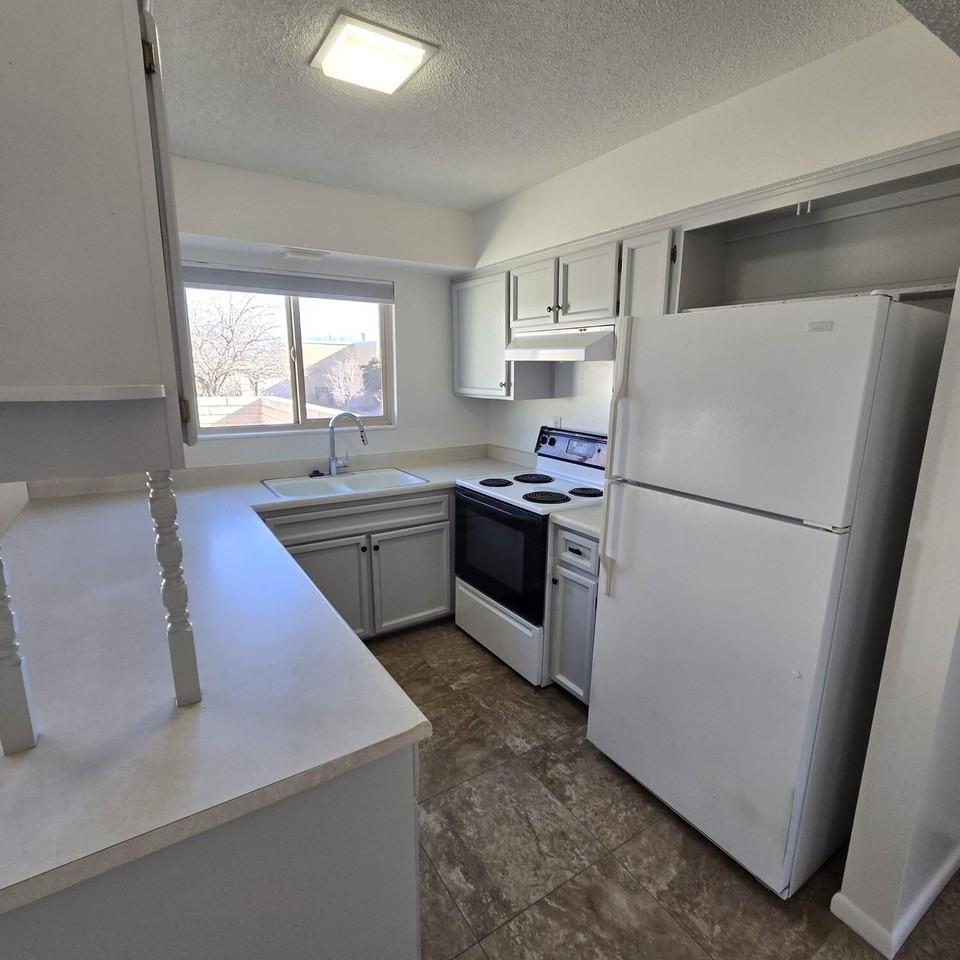 1305 Rio Rancho Blvd Se Apt D #D - Photo 6 of 20