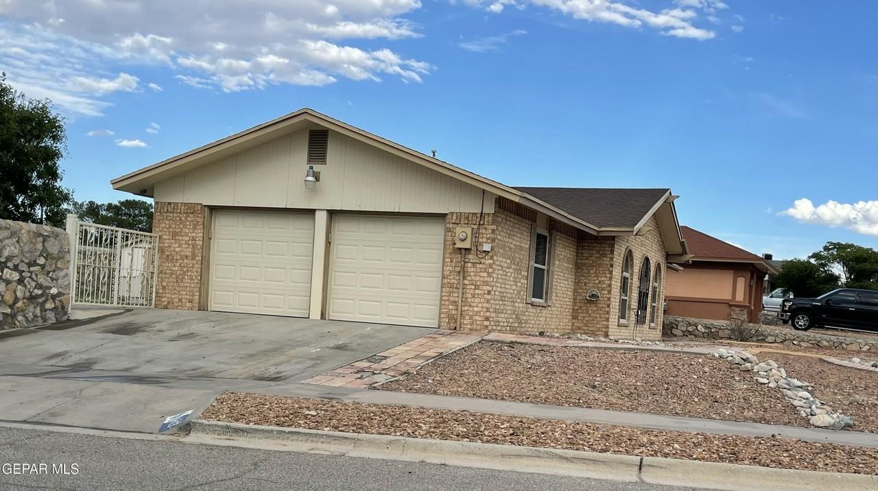 11417 Rex Baxter Drive - Photo 2 of 21