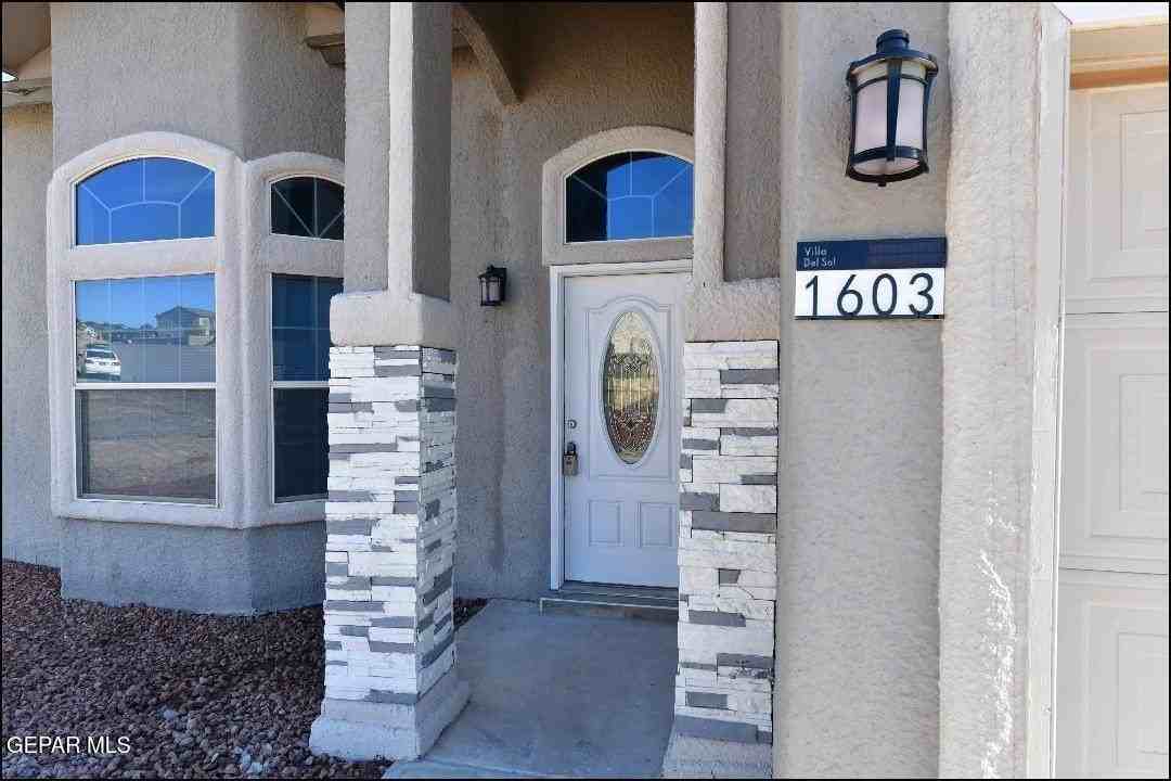 1603 Villa Del Sol - Photo 3 of 36