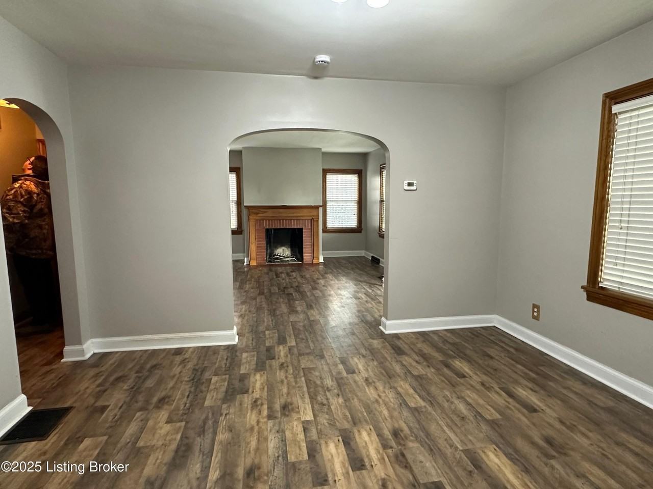 332 East Esplanade Avenue - Photo 6 of 24