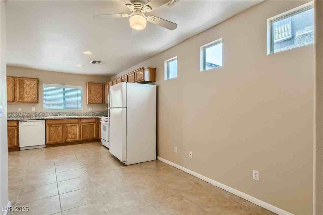 5174 Starter Ave - Photo 6 of 22