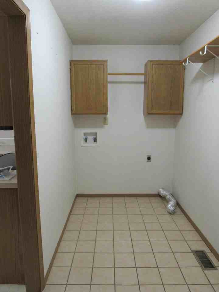 469 Haymes Court - Photo 5 of 14