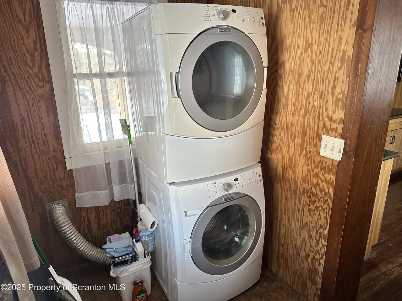 1108 N Abington Rd - Photo 4 of 32