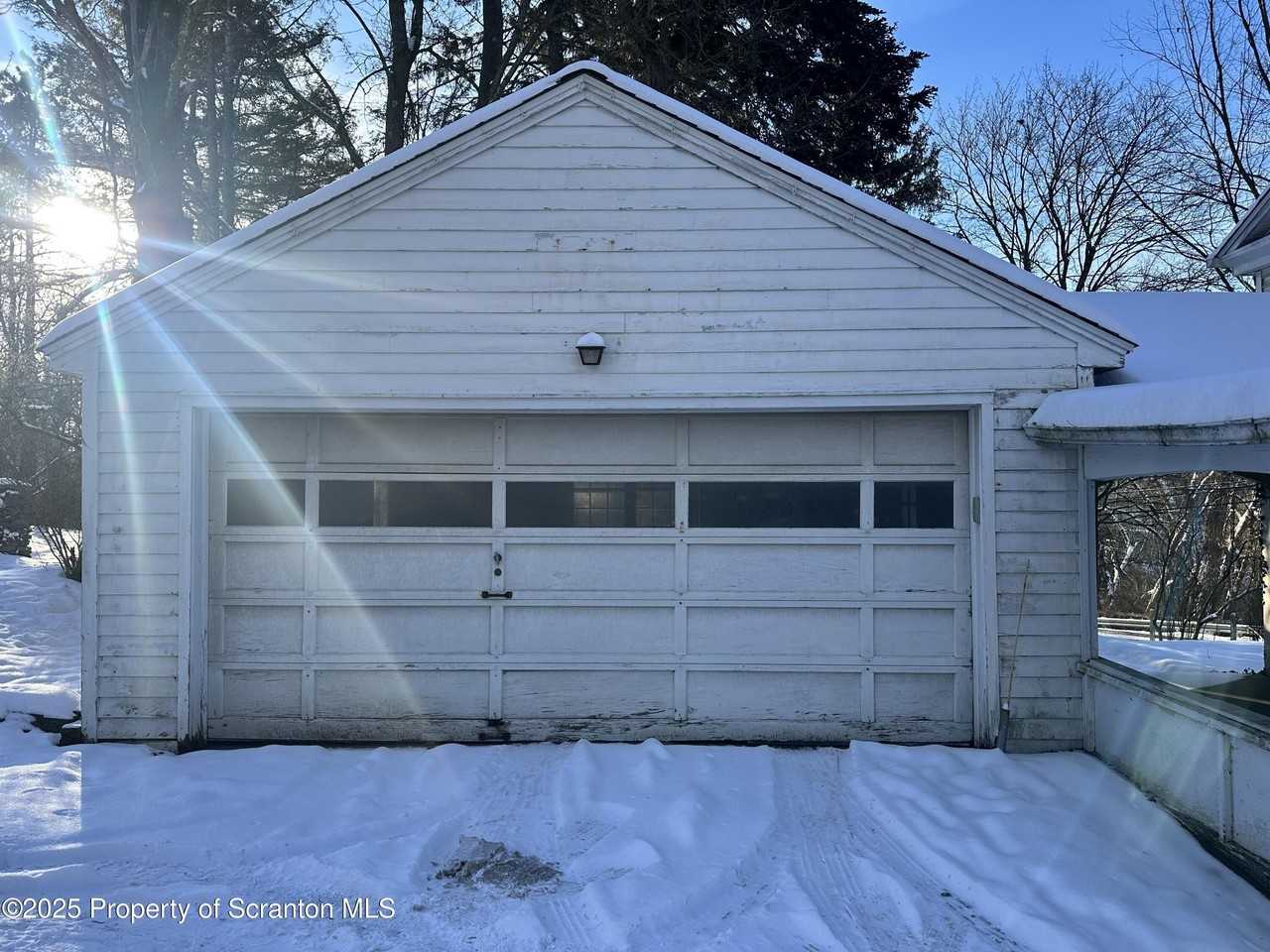 1108 N Abington Rd - Photo 5 of 32