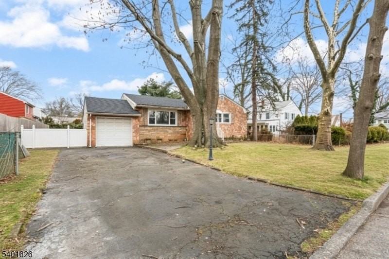 929 Heaton Pl - Photo 4 of 31