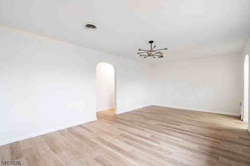 929 Heaton Pl - Photo 6 of 31