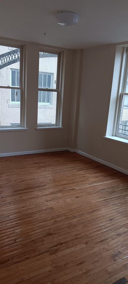 143 E State St #415 - Photo 5 of 11