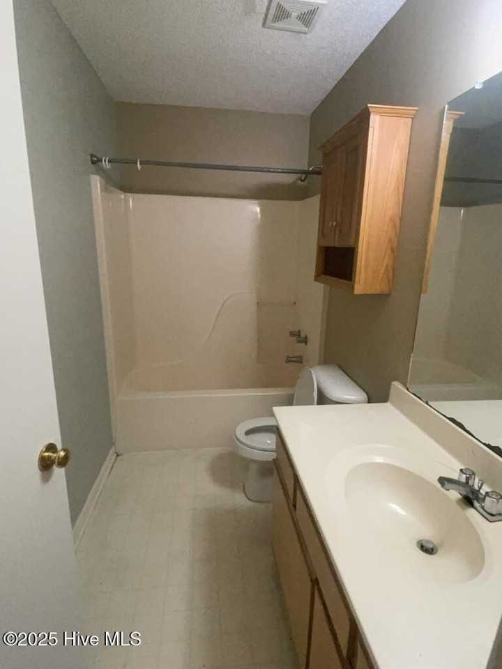 628 Hampton - Photo 6 of 11