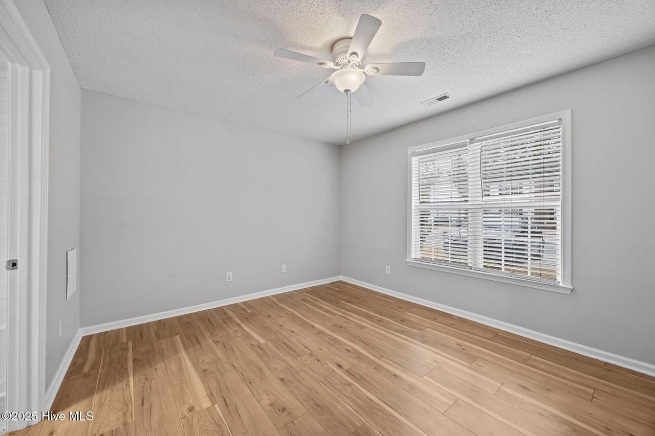 3426 Westgate Drive - Photo 7 of 43