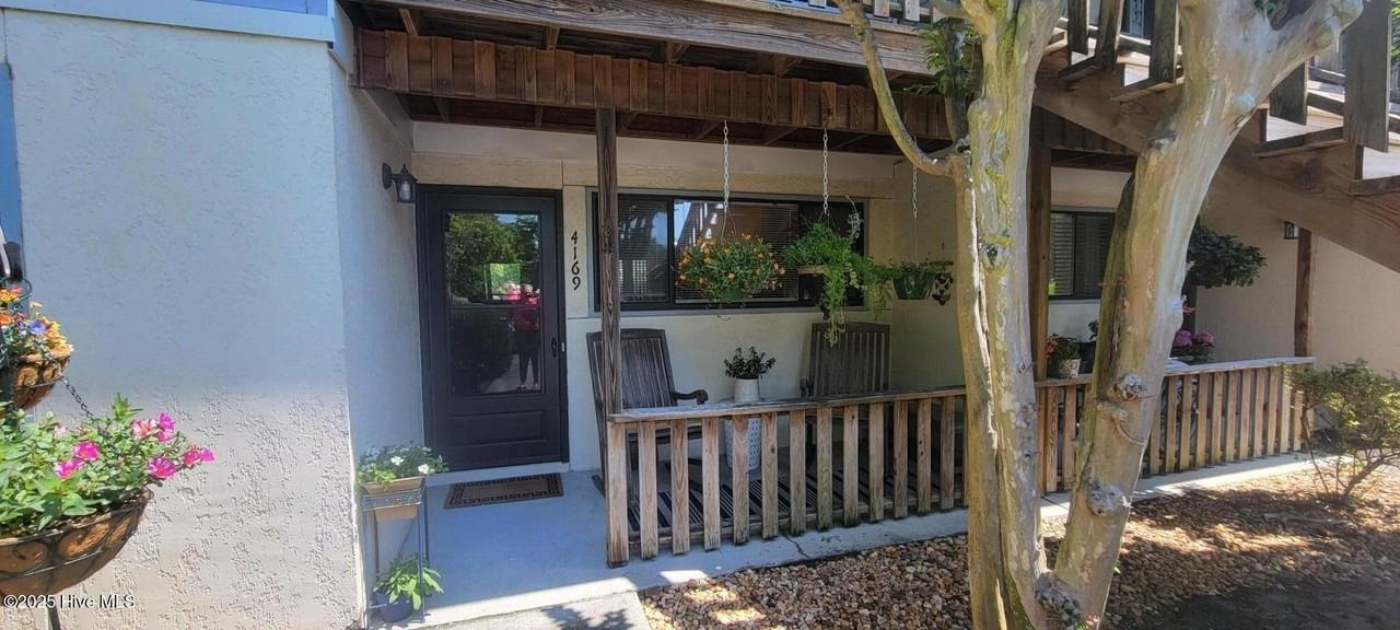 4169 Spirea Drive - Photo 2 of 14