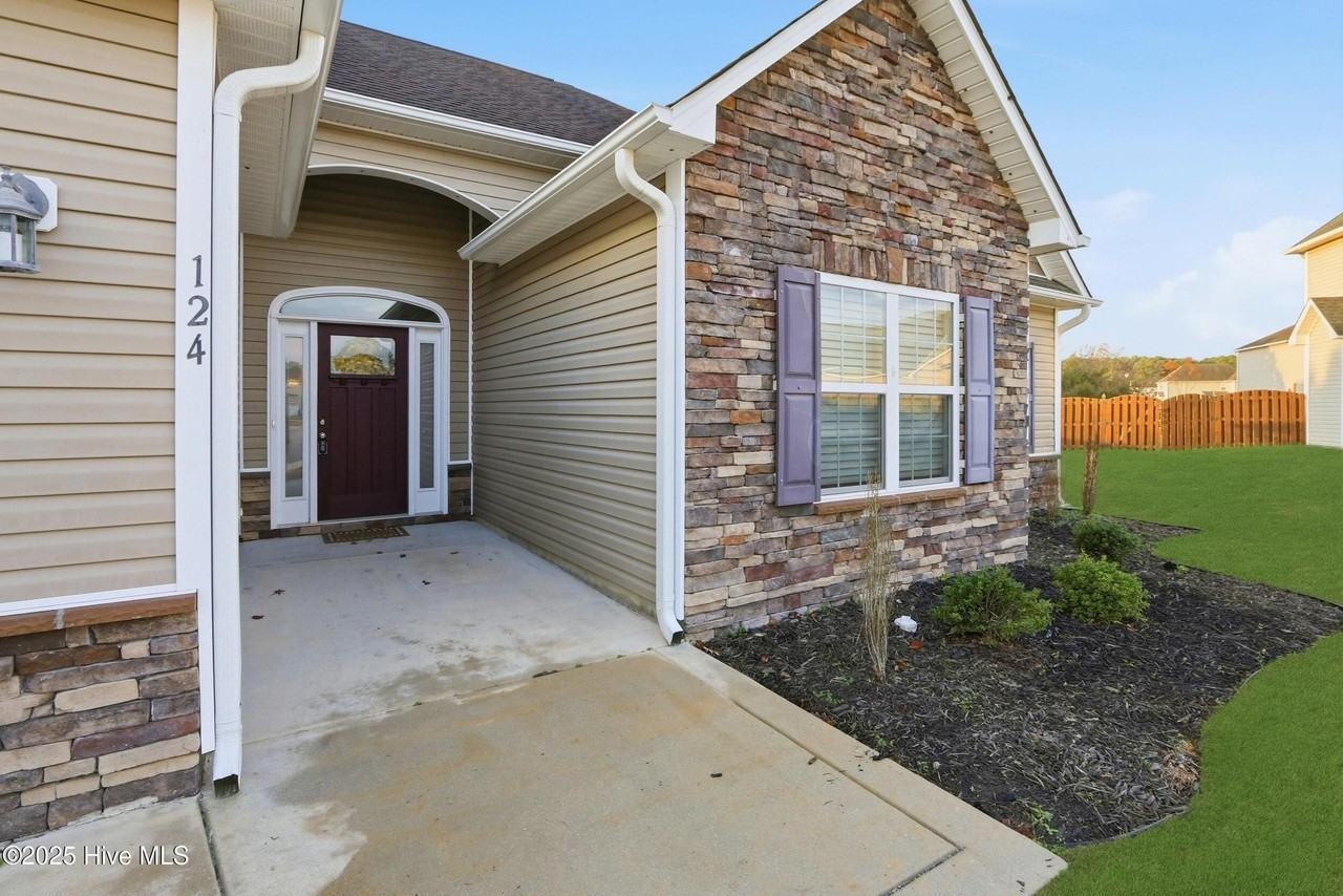 124 Regatta Way - Photo 5 of 50