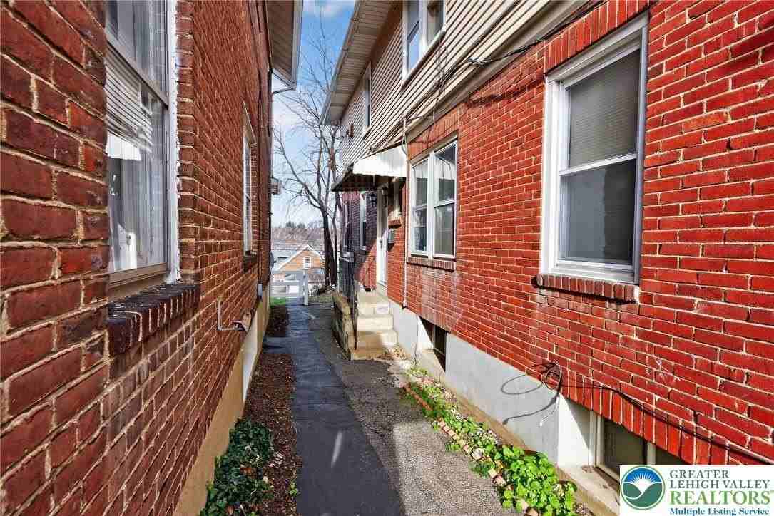 1917 1/2 Ferry St Unit 2 #2 - Photo 4 of 17