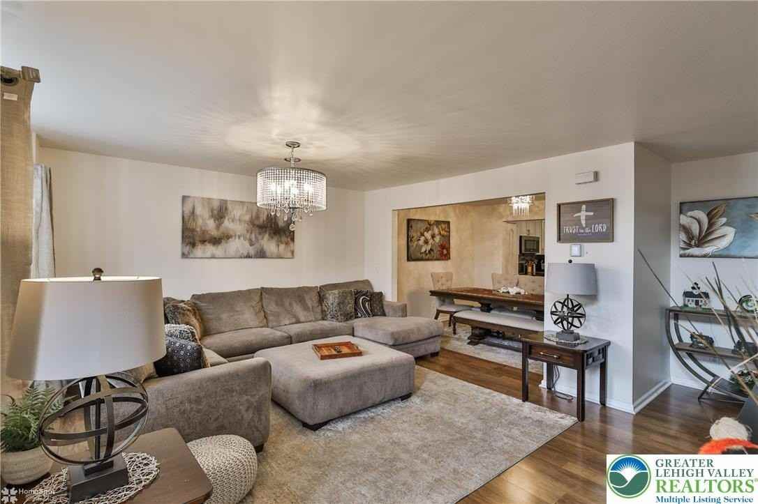 204 Ridings Cir - Photo 5 of 50