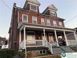 featured image of 926 Broadway