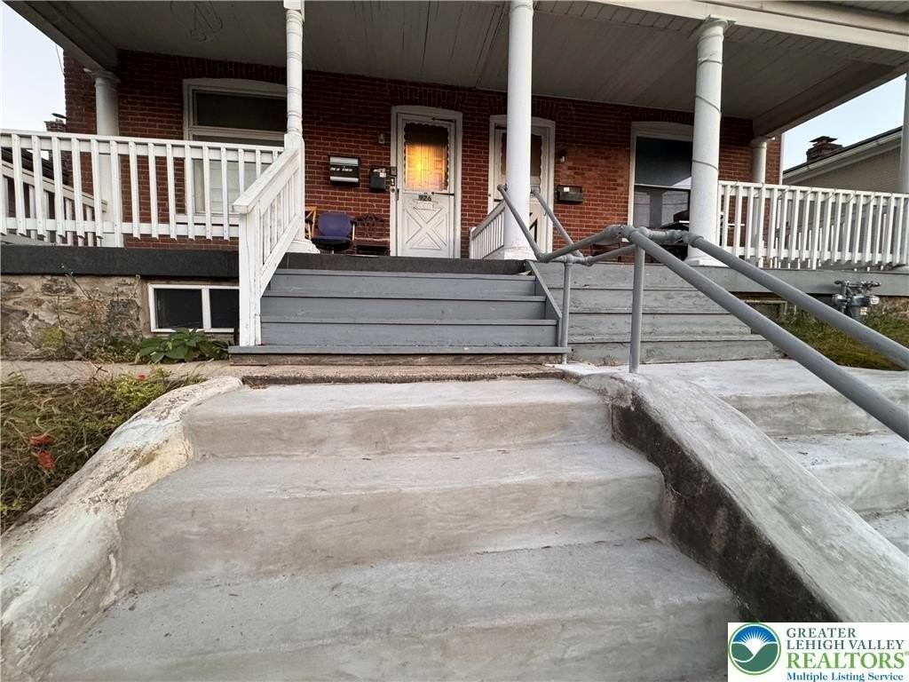 926 Broadway - Photo 2 of 11