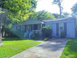 featured image of 1135 Lombard Dr