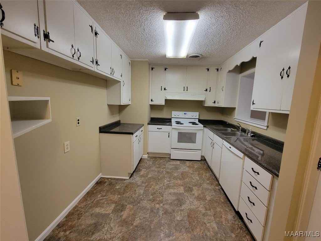 1135 Lombard Dr - Photo 6 of 17