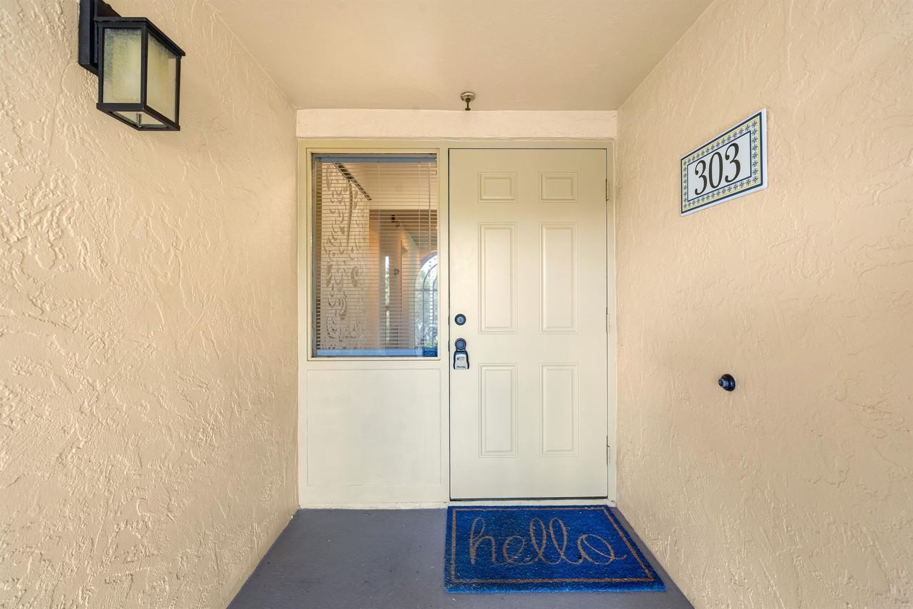 800 Hudson Ave #303 - Photo 3 of 36