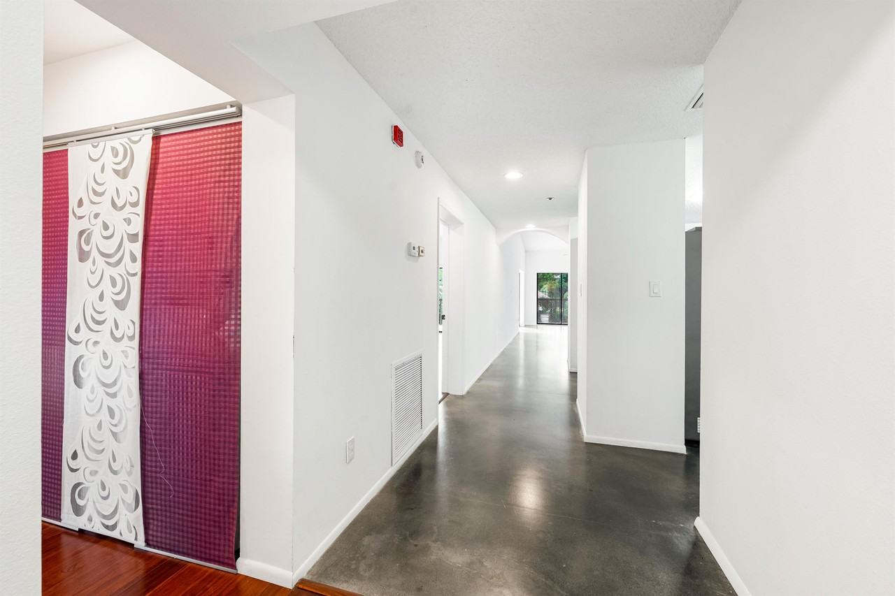 800 Hudson Ave #303 - Photo 5 of 36