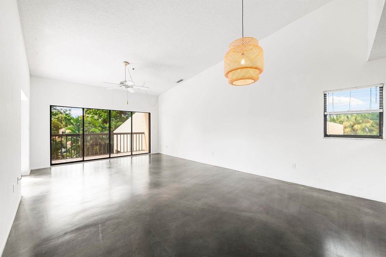 800 Hudson Ave #303 - Photo 7 of 36