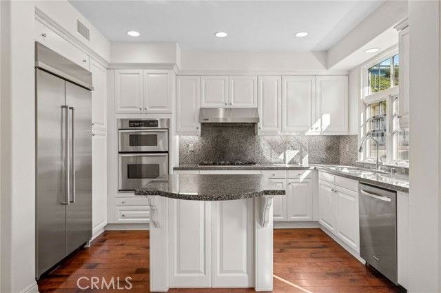 2676 Bungalow Pl - Photo 2 of 8