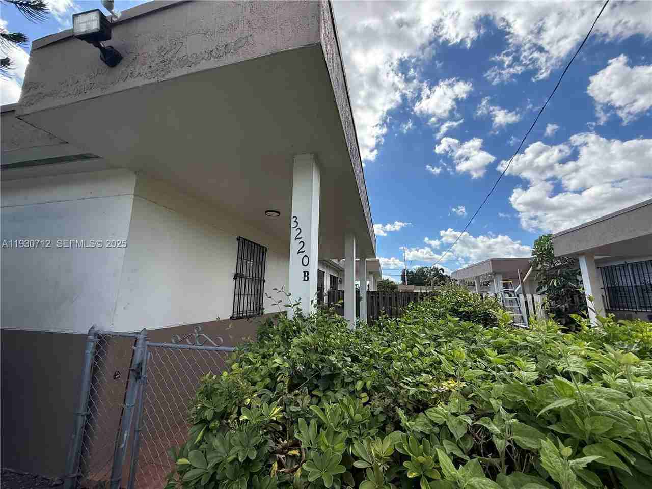 3220 Nw 47th St #B - Photo 2 of 8