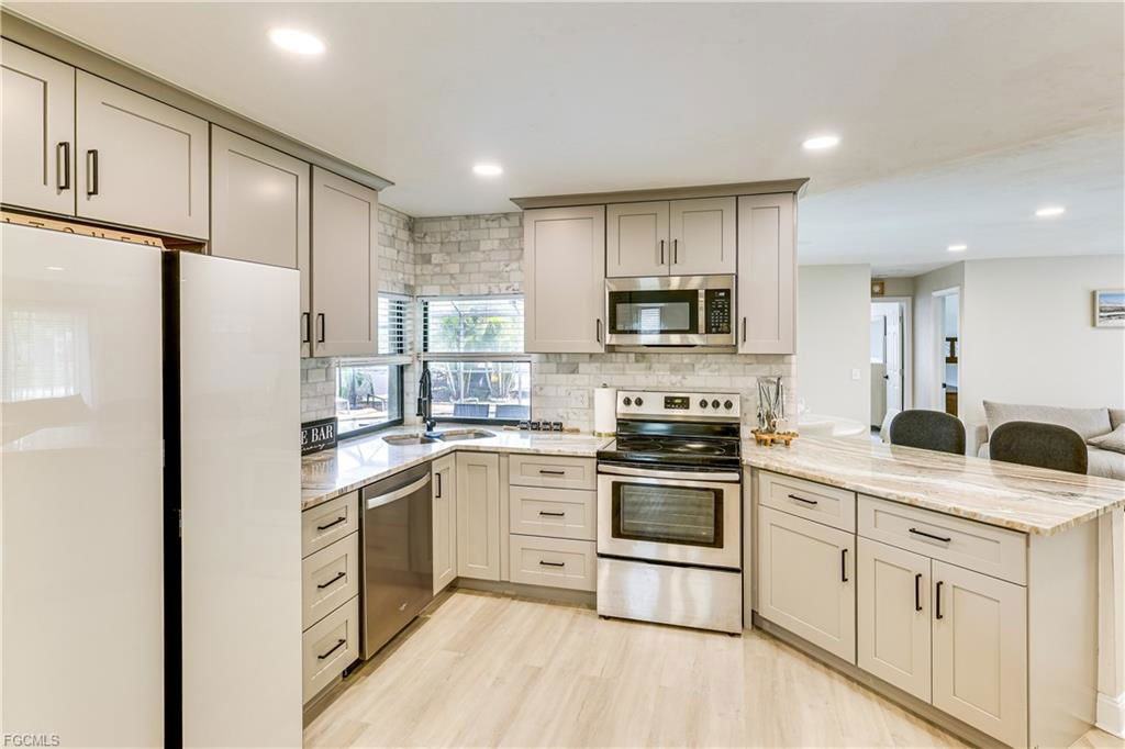 6030 Perthshire Ln - Photo 3 of 8