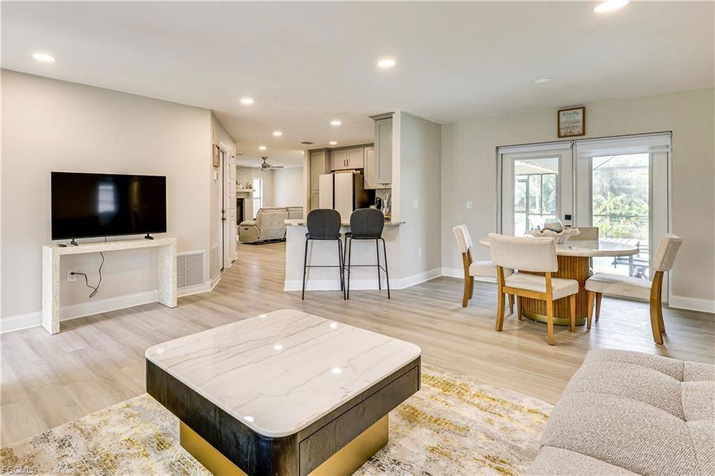 6030 Perthshire Ln - Photo 6 of 8