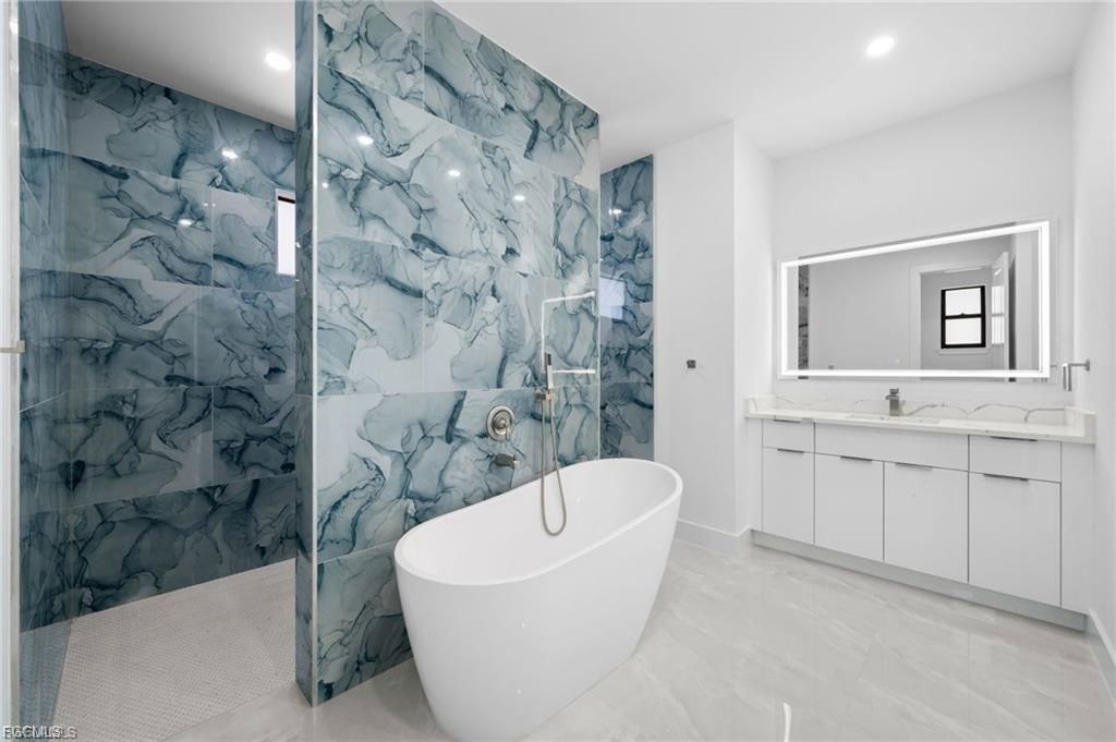 2013 Sw 37th Ter - Photo 4 of 8