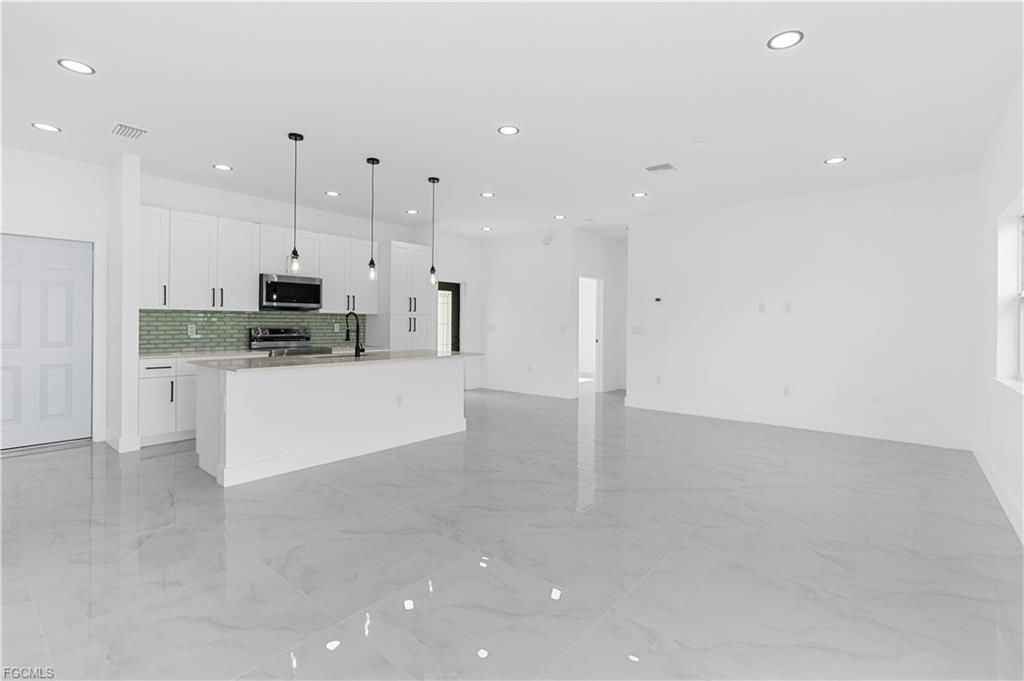 837 Colyer St E - Photo 5 of 8