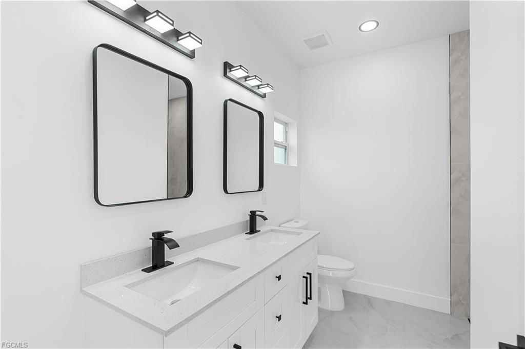 837 Colyer St E - Photo 7 of 8