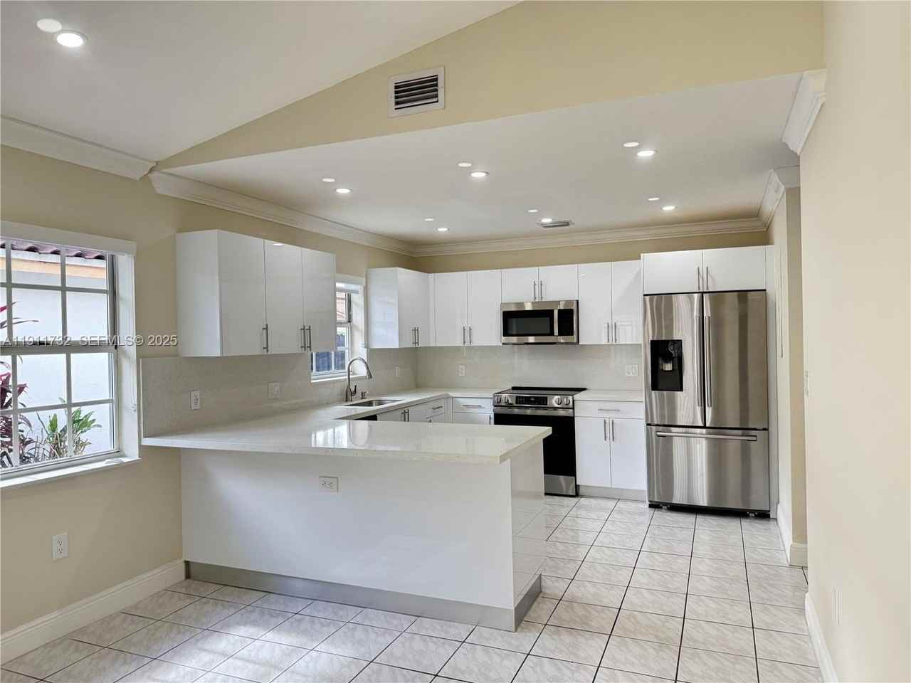 5443 Sw 143rd Ct - Photo 5 of 7