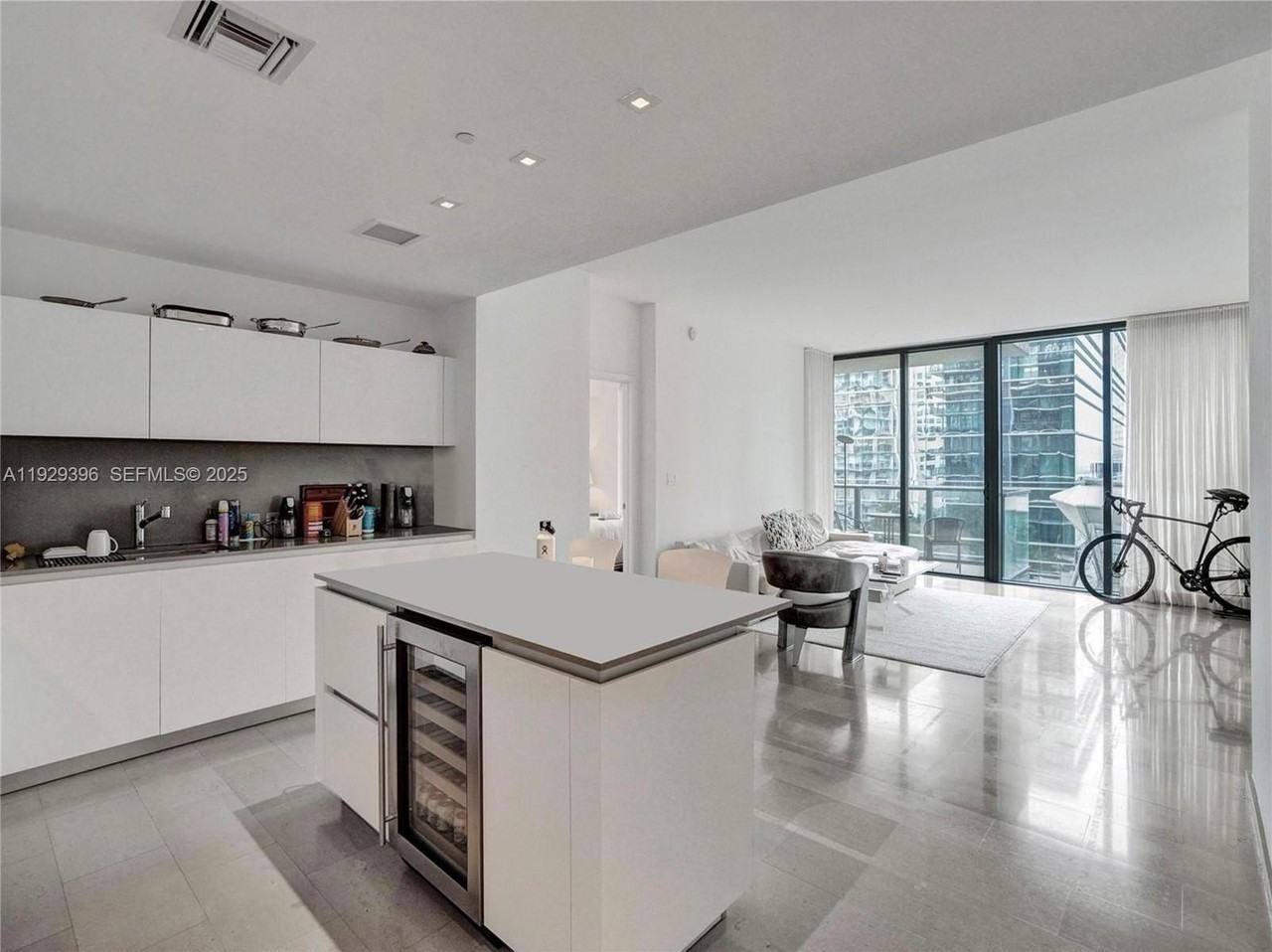 88 Sw 7th St #907 - Photo 4 of 22