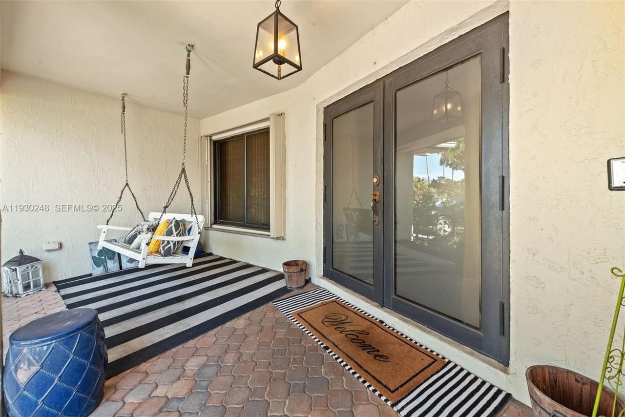 410 Sailboat Cir #410 - Photo 4 of 30