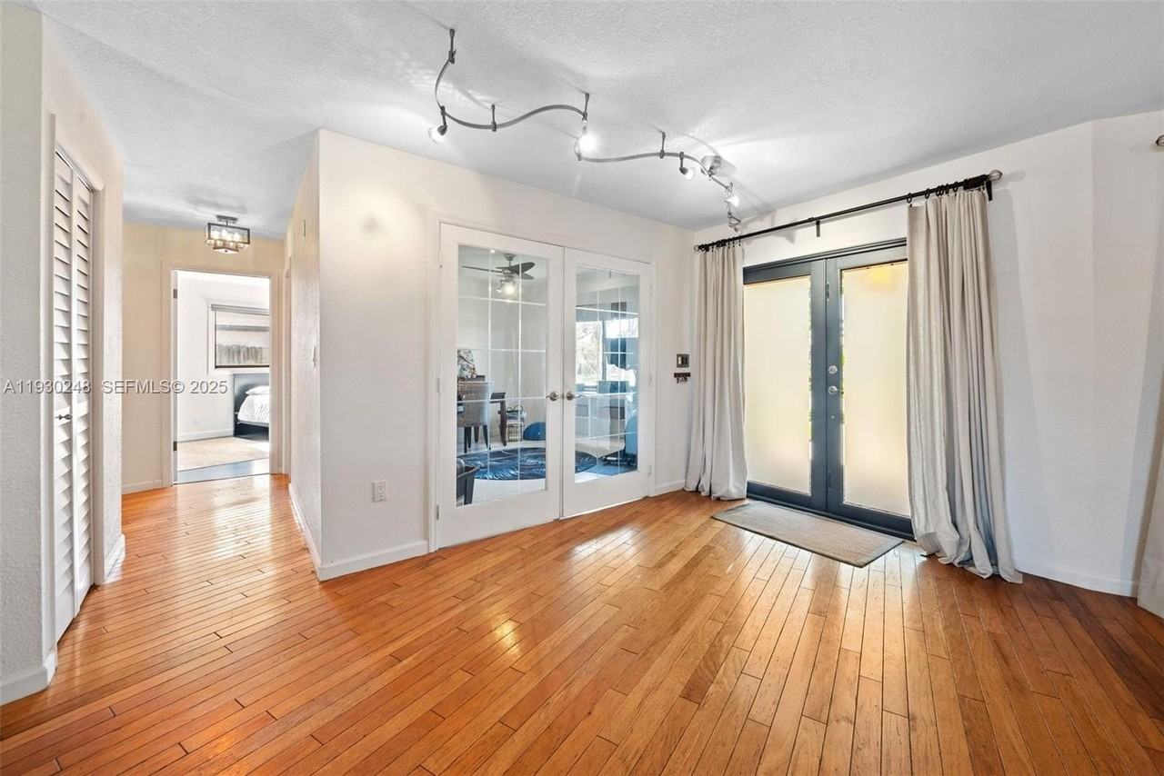 410 Sailboat Cir #410 - Photo 5 of 30