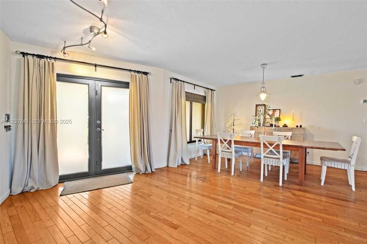 410 Sailboat Cir #410 - Photo 7 of 30