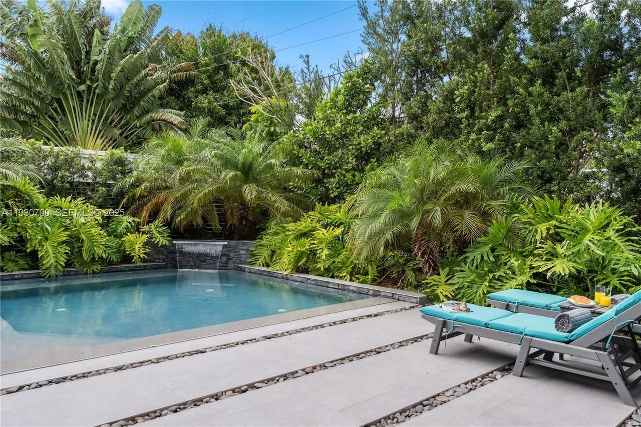 685 Northeast 50th Terrace - Photo 2 of 40