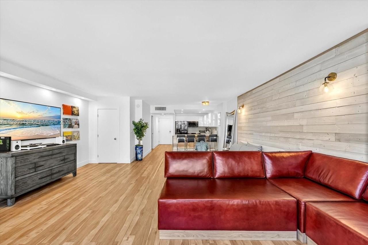 2301 Collins Ave #714 - Photo 7 of 23