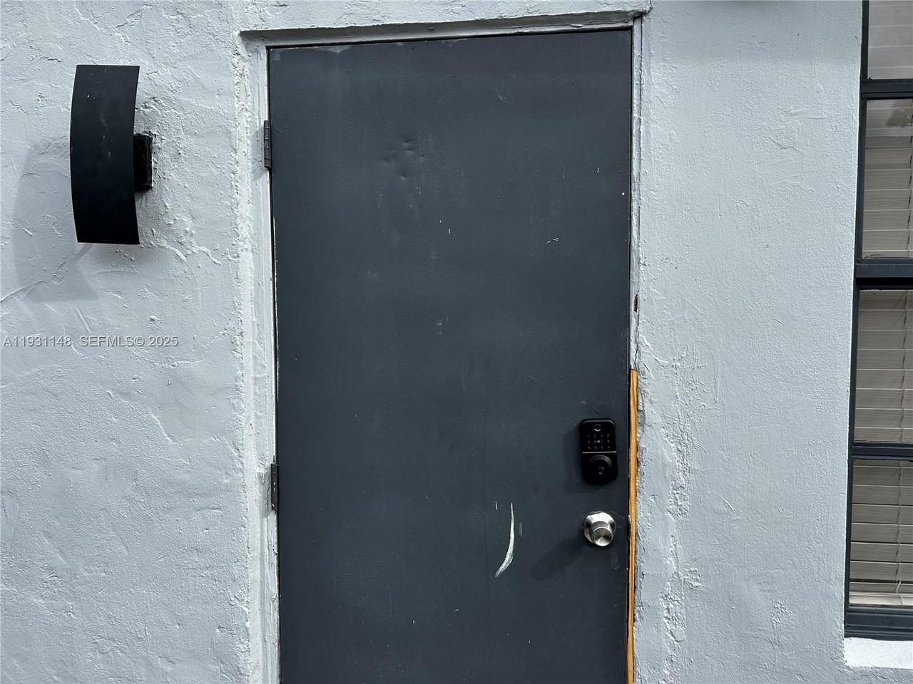 2809 Sw 8th St #B - Photo 7 of 24