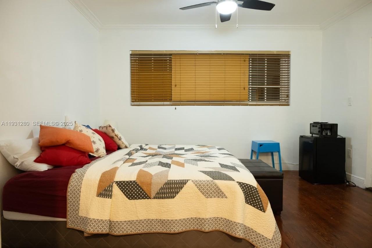 6260 Coral Way #B - Photo 7 of 13